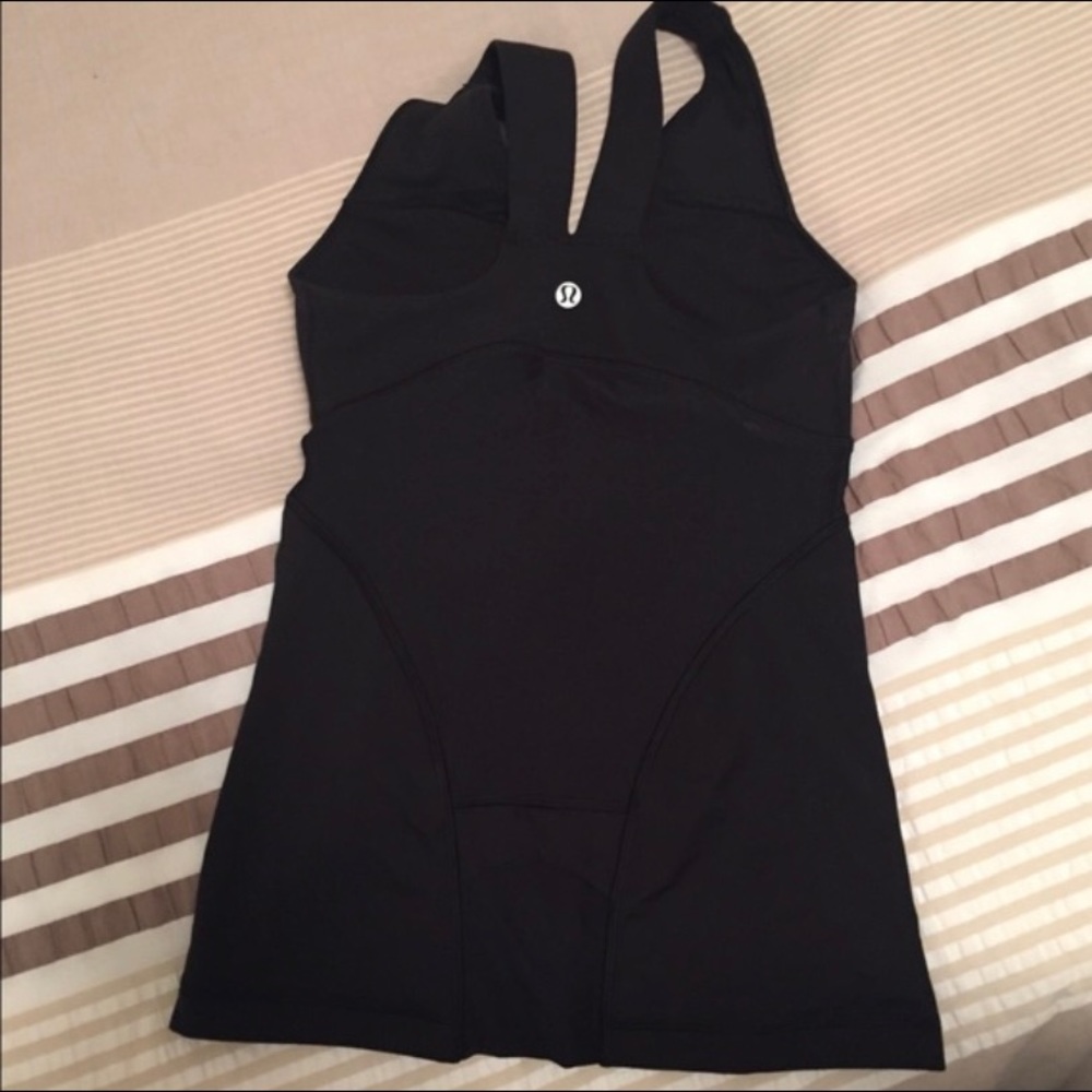 Black Lululemon top